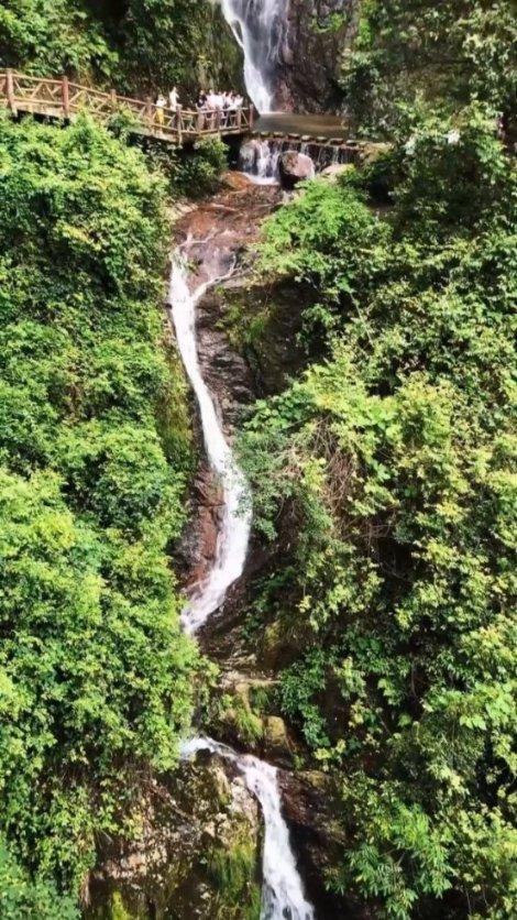 长庆油田第八采油厂铁边城采油作业区以“雪”为令 鏖战风雪保生产