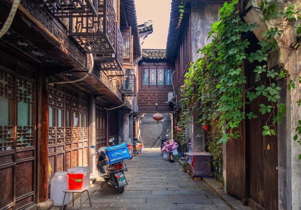 逃离违建房屋8